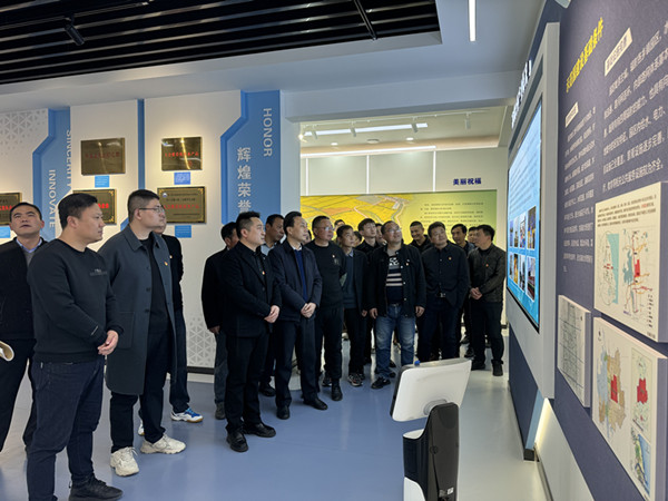 ��(r��n)?qu��n)]��˾�h֧���_(k��i)չ��(sh��)���ЌW(xu��)���(d��ng) (1)_����.jpg