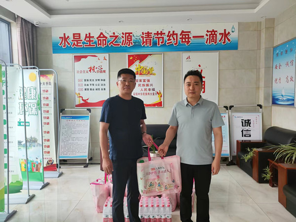 ������������P(gu��n)����·��&mdash;&mdash;��?qu��n)]��˾�_չ����&ldquo;�����&rdquo;��� (2)_����.jpg