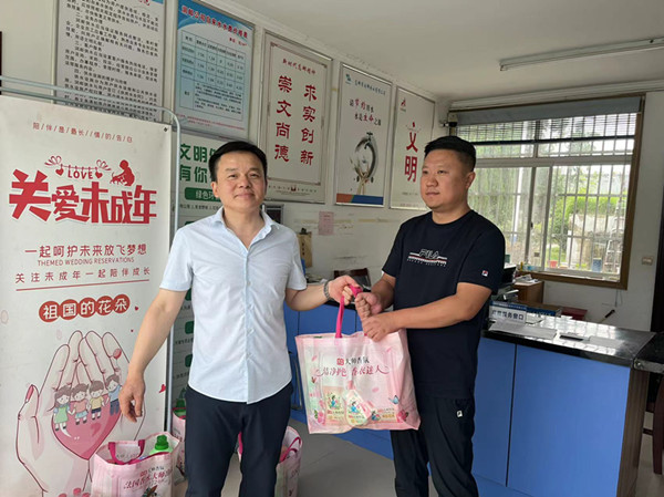 ������������P(gu��n)����·��&mdash;&mdash;��?qu��n)]��˾�_չ����&ldquo;�����&rdquo;��� (4)_����.jpg